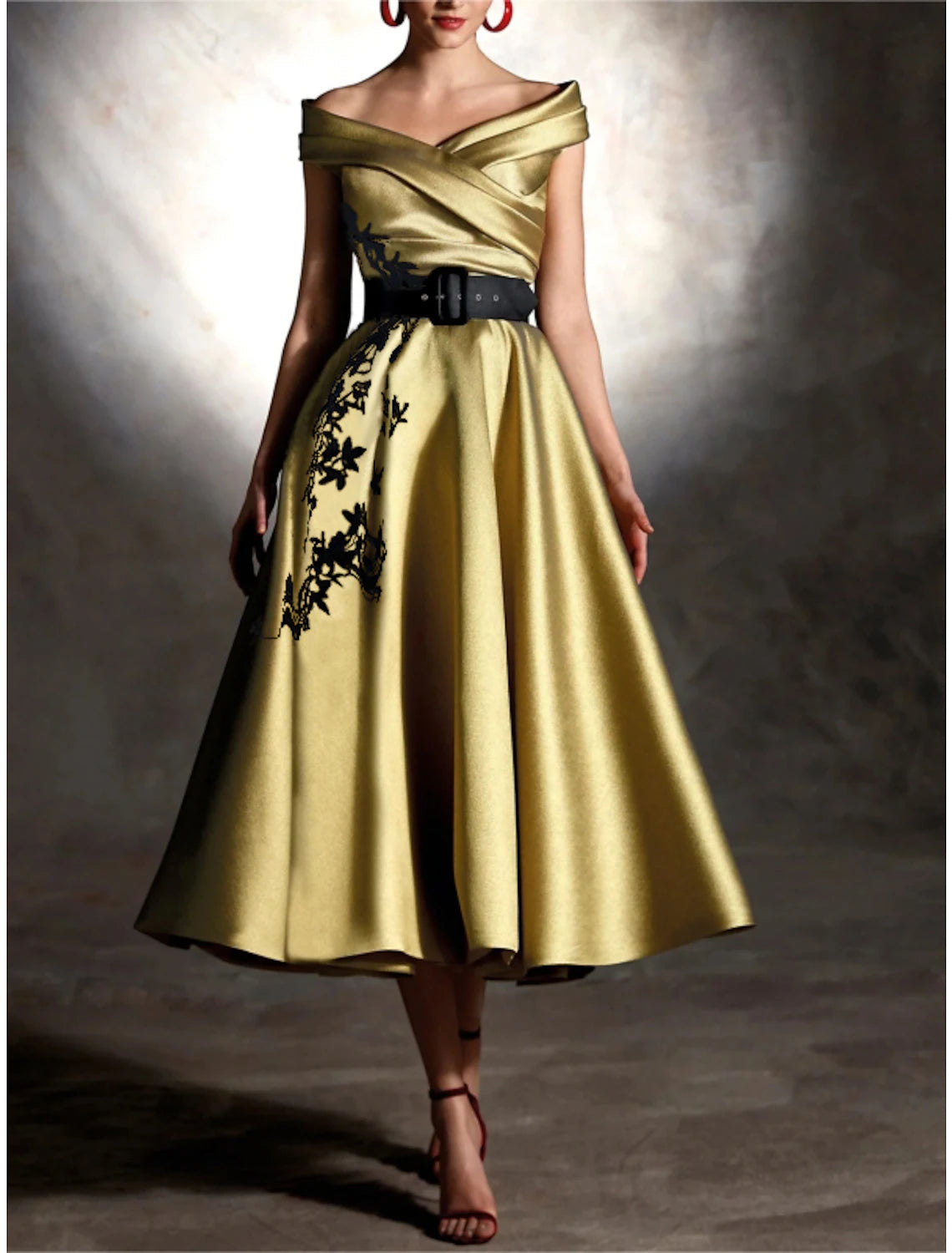 Wholesale A-Line Cocktail Champagne Gold Dresses Vintage Dress Formal Wedding Guest Tea Length Sleeveless Off Shoulder Satin with Pleats Appliques
